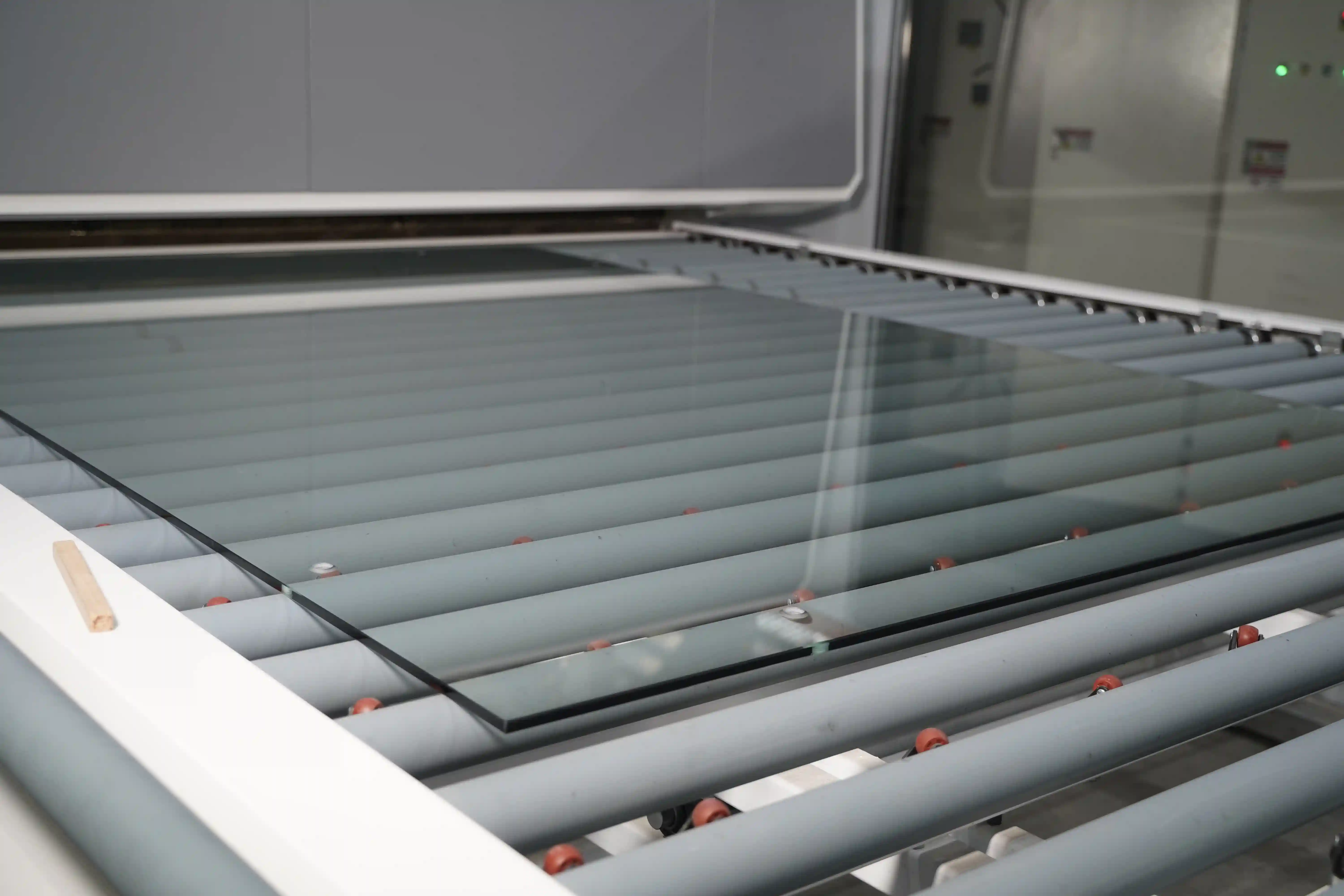 Valo Padel engineering detail showing structural steel and glass specifications
